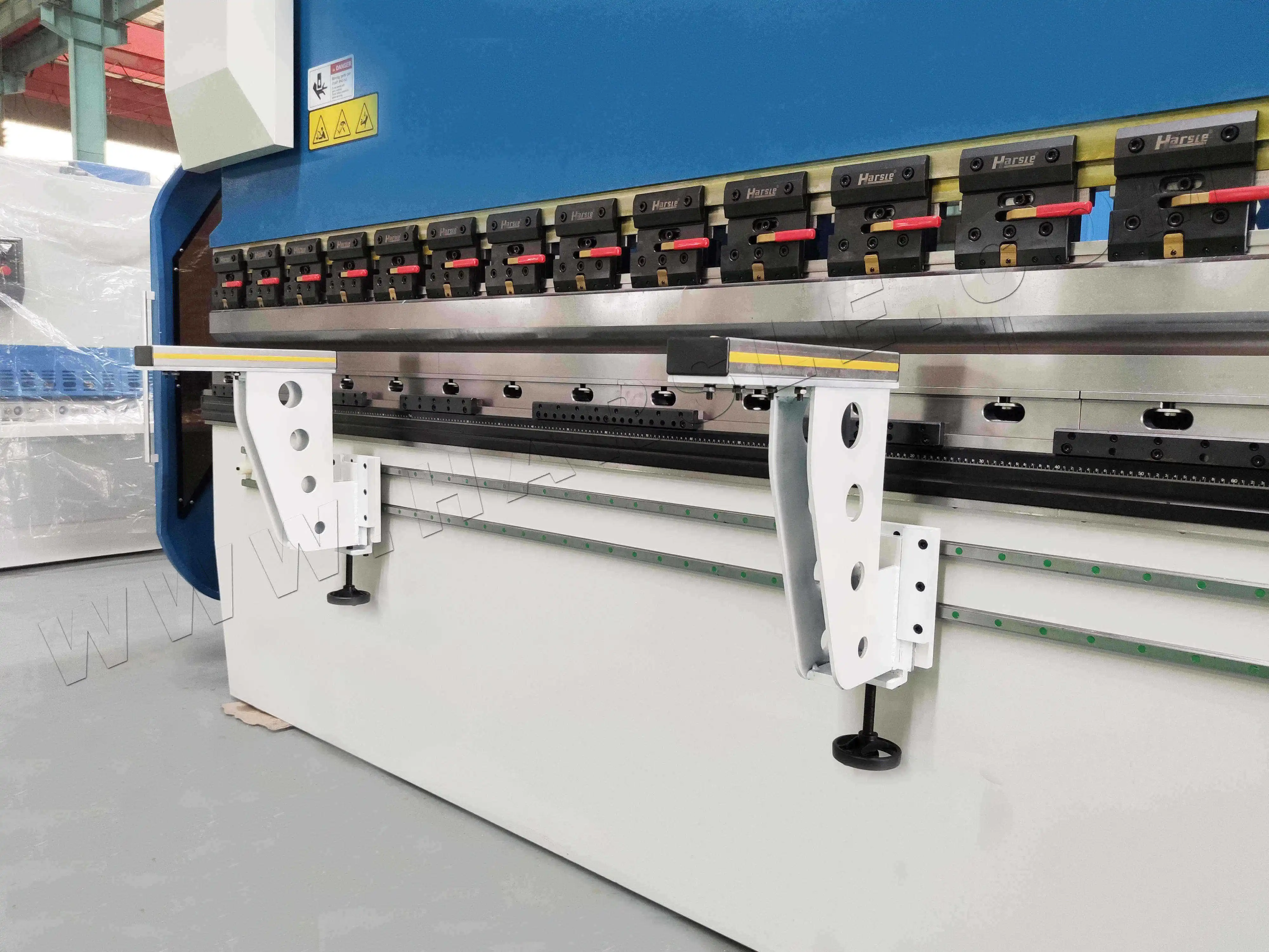 WE67K CNC гидравлический листогибочный пресс по отличной цене