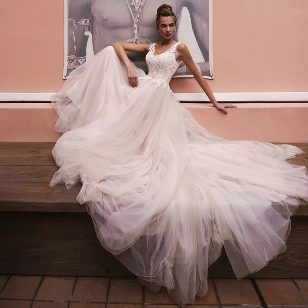 

Eightree Charming V-Neck Wedding Dresses Backless A-Line Appliques Princess Bride Gown Lace Tulle Bridal Dress Robe de mairee