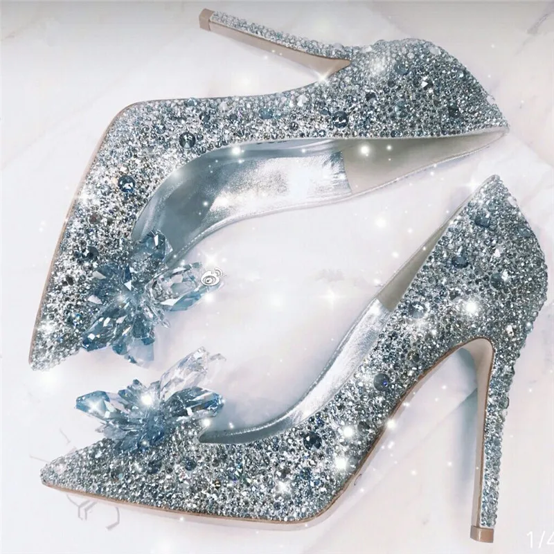Платье Золушки с украшением в виде кристаллов на сверкающем высоком каблуке Острый носок Серебристые туфли-лодочки; женские свадебные туфли из кожи Стразы Свадебные сандалии женская обувь