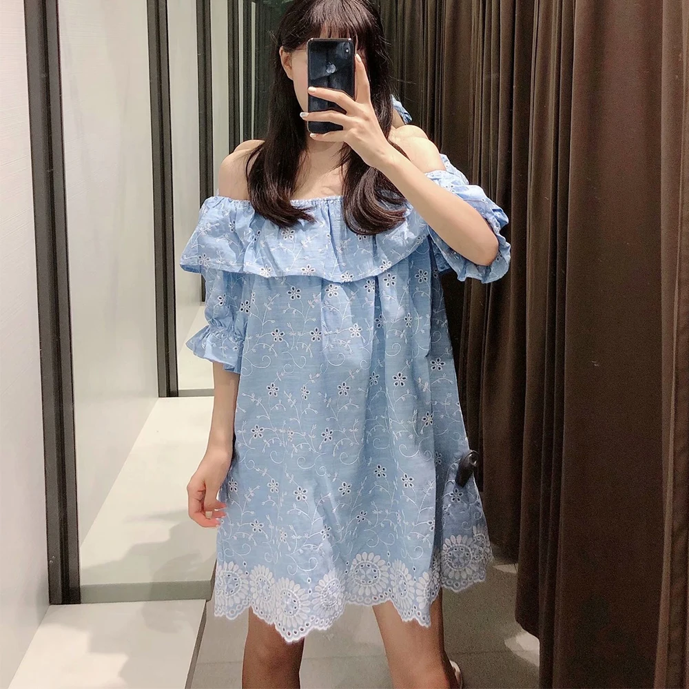 Женский комбинезон с коротким рукавом белый цветочной вышивкой оборками и