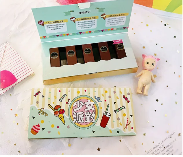 Numerous color combination suits for teenage students beginners and cheap waterproof not easy to drop moisturizing lipstick J06