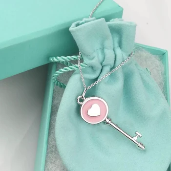

1:1 925 heart-shaped key necklace, classic and exquisite love key necklace, high quality wedding jewelry gift for ladies