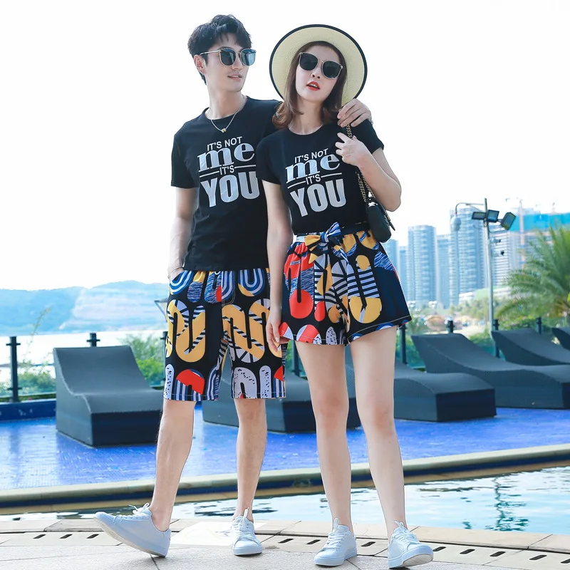 Одинаковые комплекты для семьи; коллекция года; летняя одежда для папы, сына, мамы и дочки; хлопковая черная футболка+ шорты с цветочным принтом; Одинаковая одежда для пар