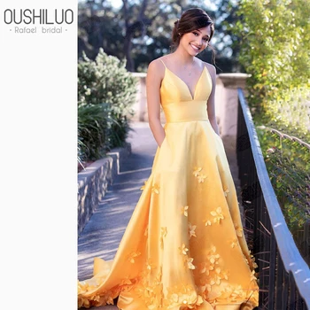 

Golden 3D Flower Appliques Prom Dresses Long For Women 2020 Simple Deep V Neck Corset Back A Line Party Dresses Gown Court Train