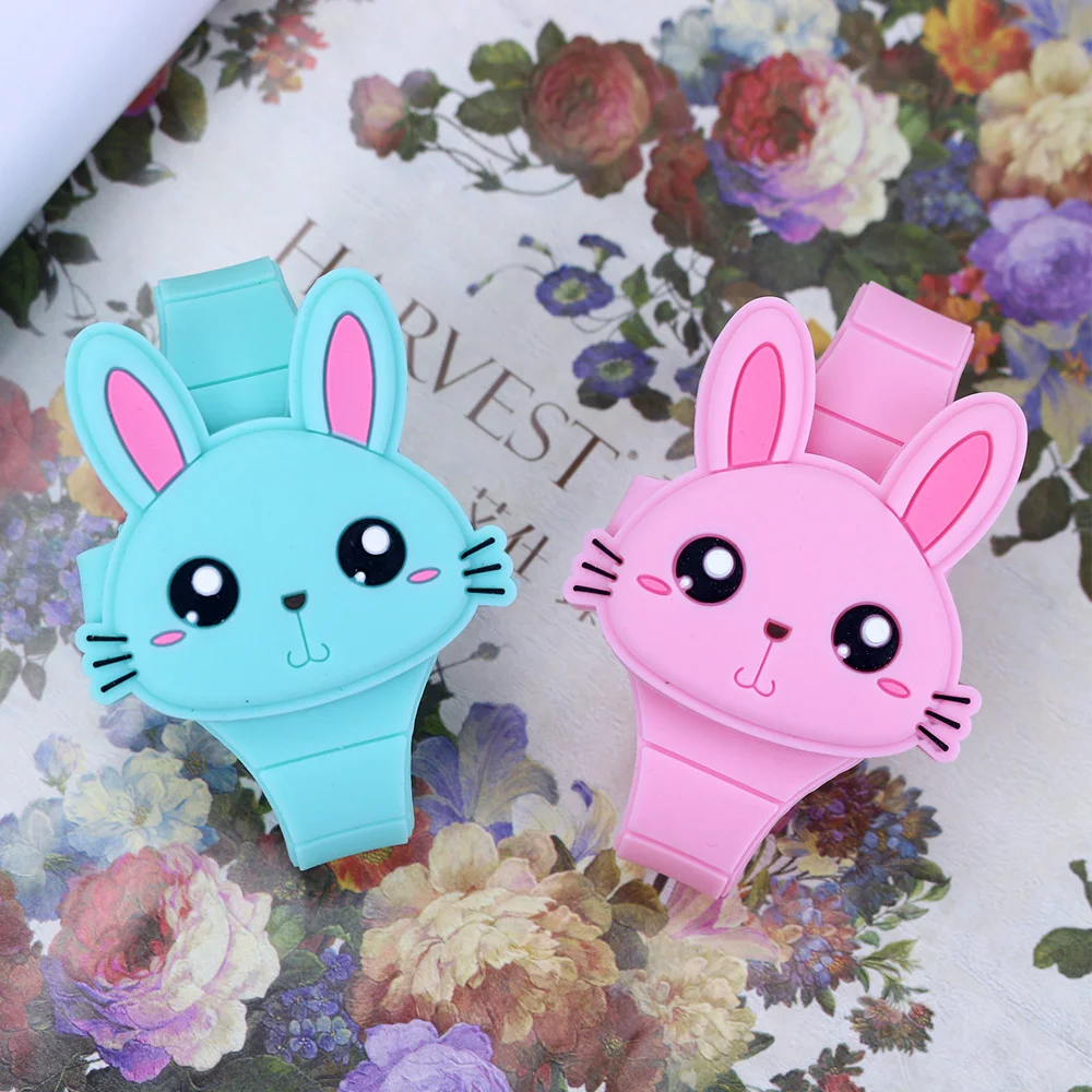 Obtenga esto Relojes de conejo con funda abatible para niñas, reloj electrónico de goma para niños, femenino, Infantil, Saati QLXVoOYLy