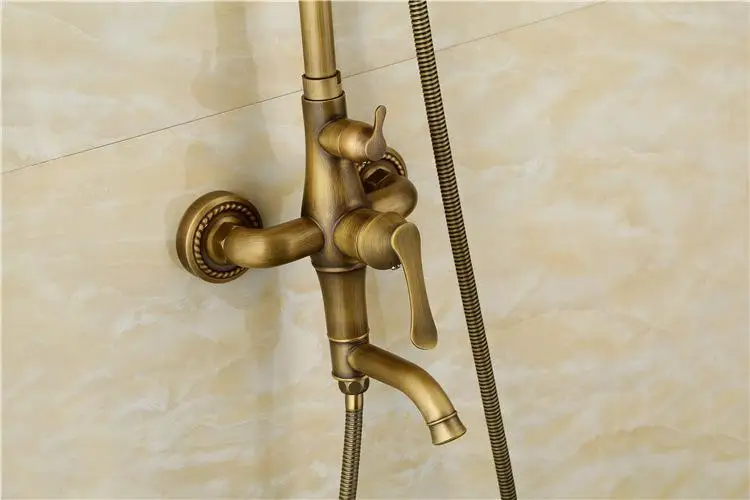 4559069222_350913700