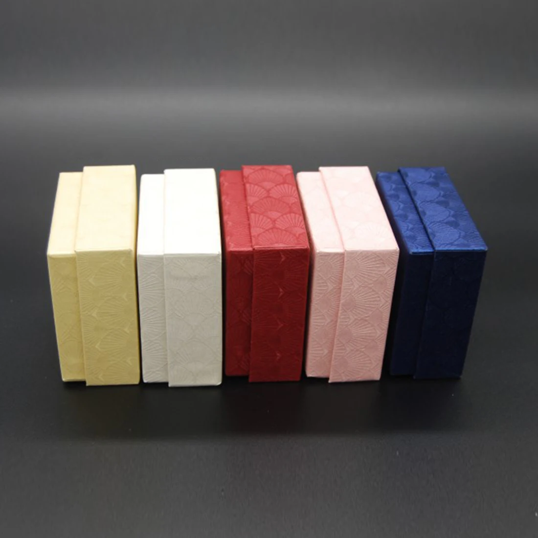 

2020 New Jewel Case Gift Box Jewelry Packaging Storage Boxes Solid Color Bracelet Cases Geometric Paper Accessories Hot Sale
