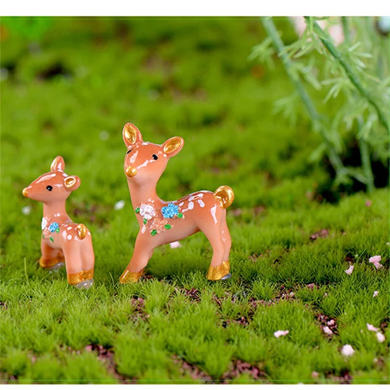 Christmas-plum-blossom-deer-moss-micro-landscape-decoration-Merry-Christmas-mini-deer-statue-resin-crafts-garden (2)