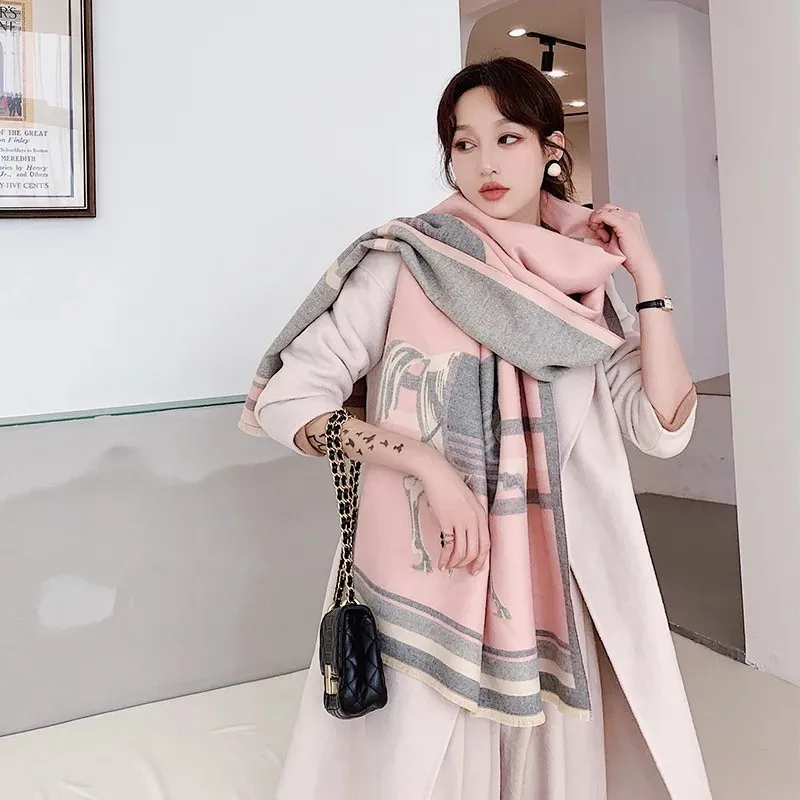 

New style Chinese Classic Silk Autumn and winter wool Beach Headscarf women Dot Printed Cashmere Scarf Ladies Fashion warm Shawl