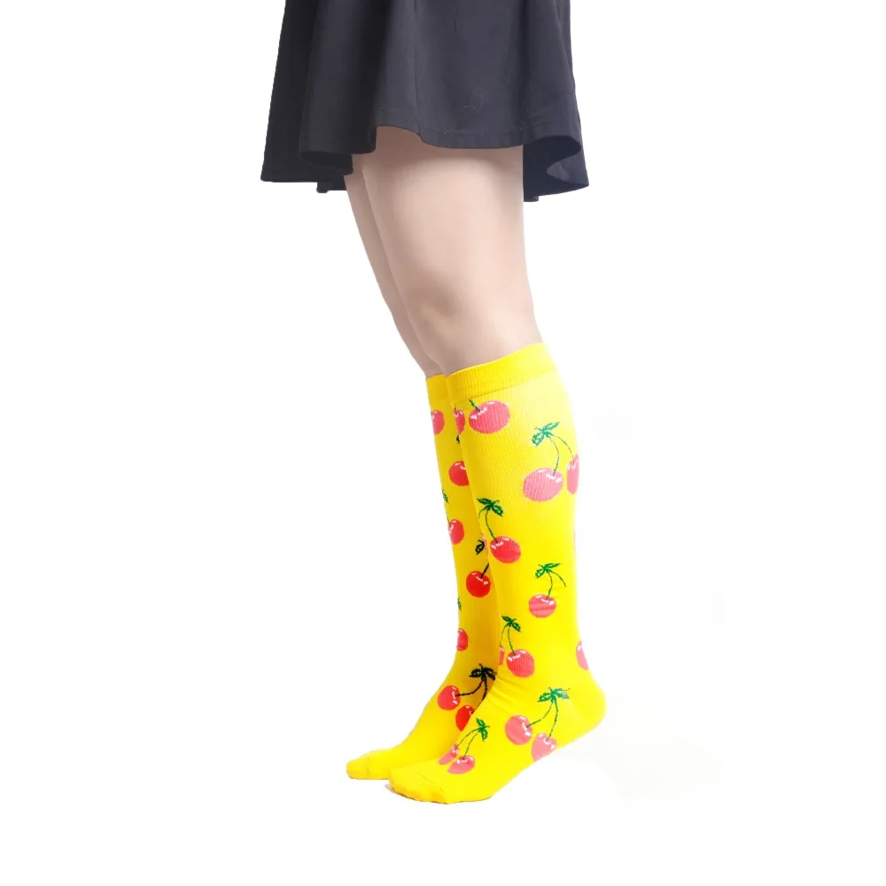 SANZETTI/2 пары/партия, женские эластичные Компрессионные носки из чесаного хлопка, Гольфы с фруктами ниже колена, Длинные Веселые носки с защитой от усталости