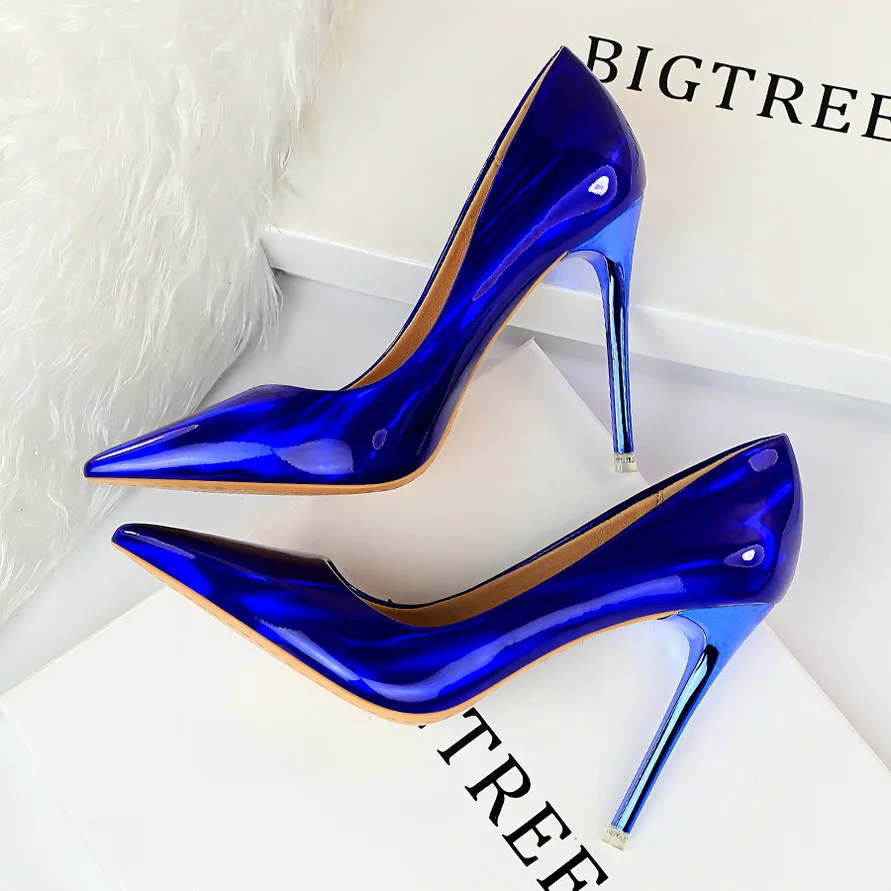 

BIGTREE High Heels Patent Leather Women Pumps Sexy Wedding Shoes Extreme High Heels Women Shoes Silver Stiletto Plus Size 34-43