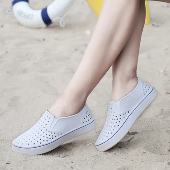 

Men Sandals Hole Shoes Crocks Shoes Rubber Clogs For Men Women White Crocse Unisex Couple Shoe Summer Beach Slippers Men Sandals
