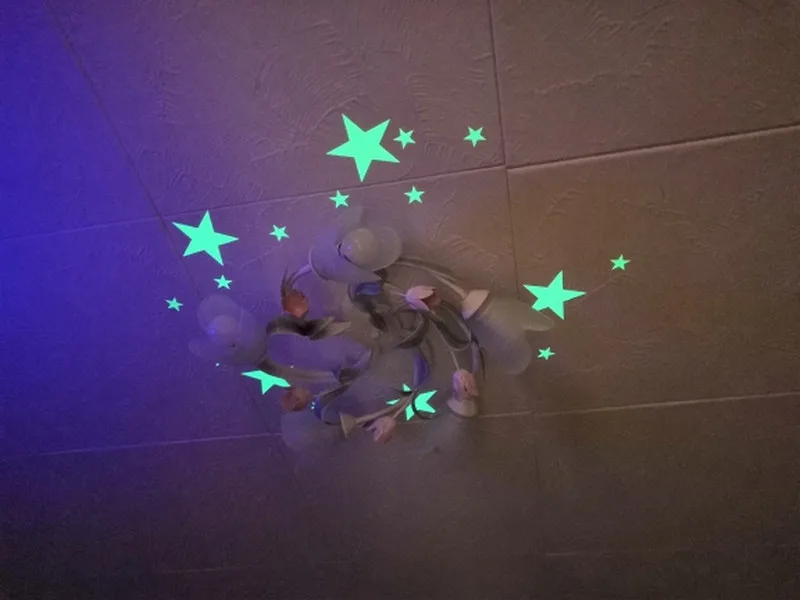 49 шт светится в темноте звезды/28 шт светящиеся звезды наклейки на стену Детская комната украшения домашний декор светящиеся звезды наклейки для потолка