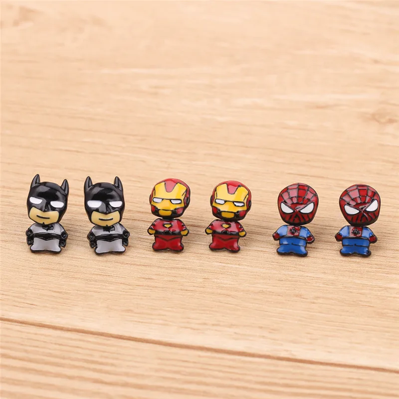 Marvel Мстители 4 мультфильм серьги гвоздики эмаль креативный два половина Человек-паук Бэтмен, Железный человек эмалевая пуссета серьги ювелирные подарки