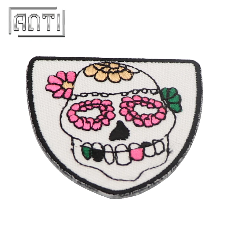 Custom Embroidered Brooch Lapel Pin Patches Logo Appliques