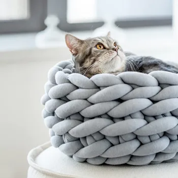 

3 Sizes Round Plush Cat Bed House Cat Mat Winter Warm Sleeping Cats Nest Soft Basket Pet Cushion Portable Pets Supplies