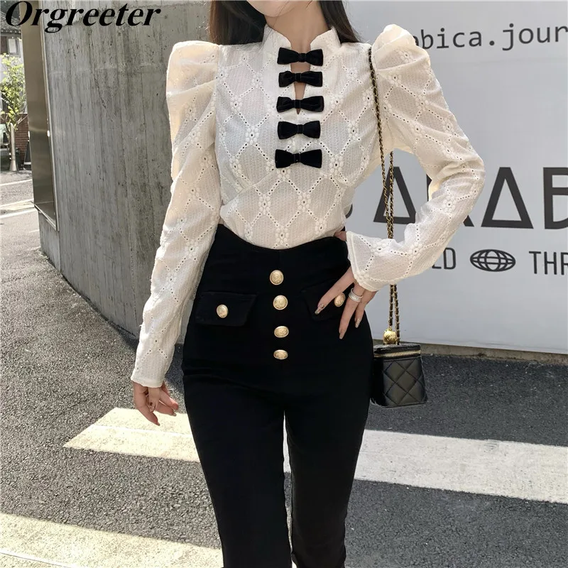 Женский костюм с вышивкой и бантом блузка пышными рукавами + брюки на пуговицах