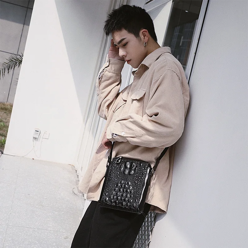 

Men's new trend Joker shoulder bagKorean Crocodile Messenger Bag