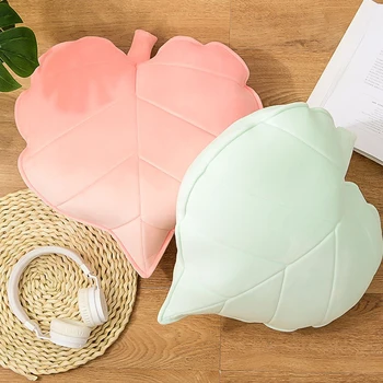 

Leaf Heart-shaped Sofa Pillow Cushion Bed Cushion Short Plush Bed Cushion Pet Toy Multicolor