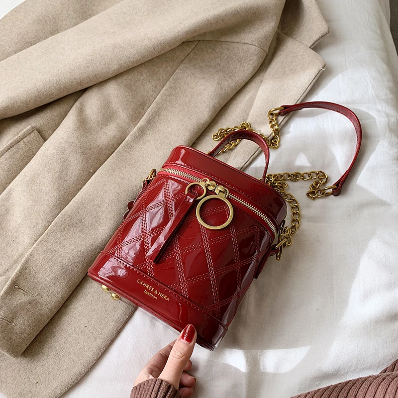 Лакированная кожа Яркая сумка для хлеба Женская Популярная Новая волна Корейская версия дикая Сумка-почтальон модная переносная сумка-мешок - Цвет: Красный