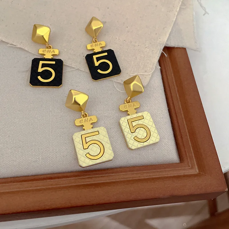 

French Trend Digital 5 Earrings Light luxury Elegant Women Punk Creative Design Stud Earrings Jewelry Gift Party Accessories