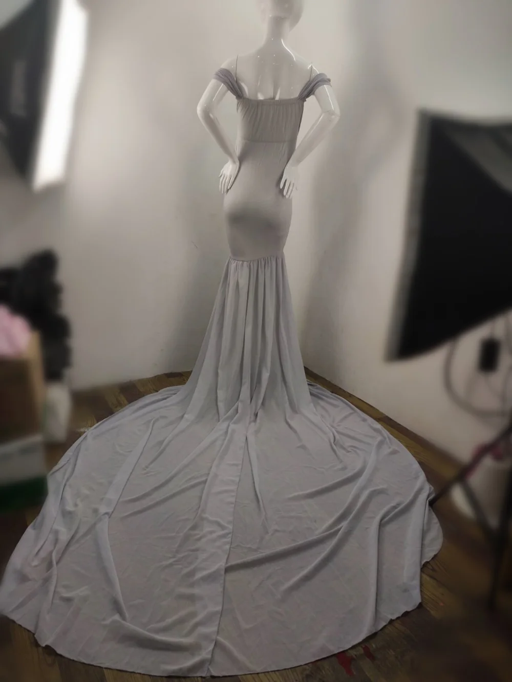 2019 Sexy Maternity Dresses Photography Props Off Shoulder Women Pregnancy Dress For Photo Shooting New Tail Maxi Maternity Gown (4)