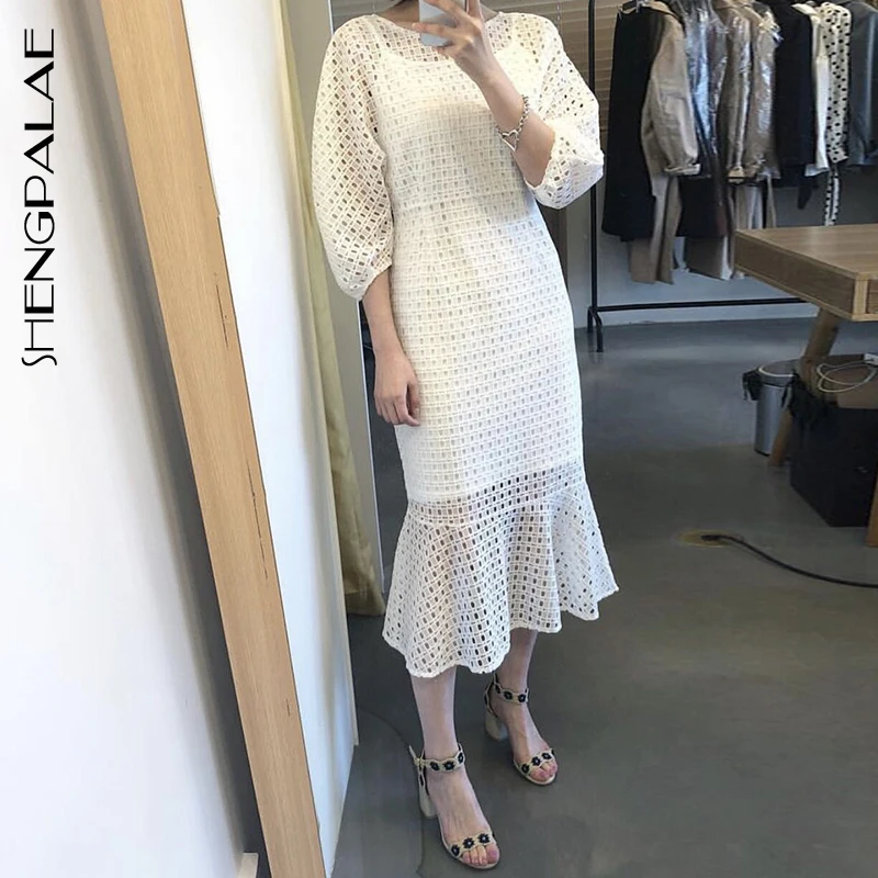 

SHENGPALAE New 2019 Spring Autumn Vintage Style Wrist Lantern Sleeve Hollow Out Mid-calf Round-neck Women Sheath Dress FR925