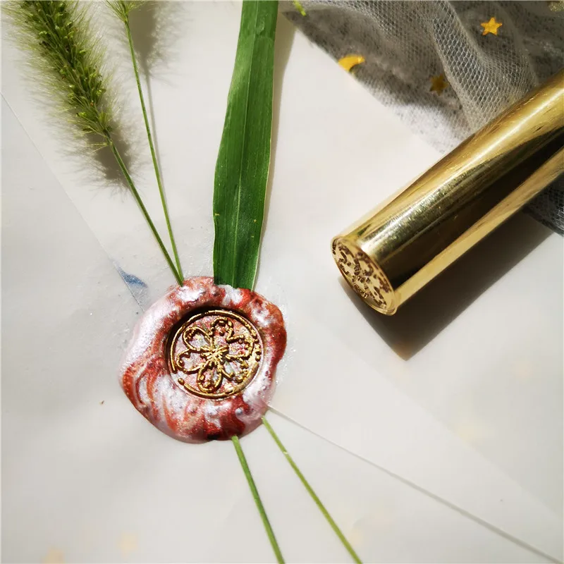 

1Pcs cylindrical sealing wax brass vintage envelope seal stamp card decoration sakura flower seal