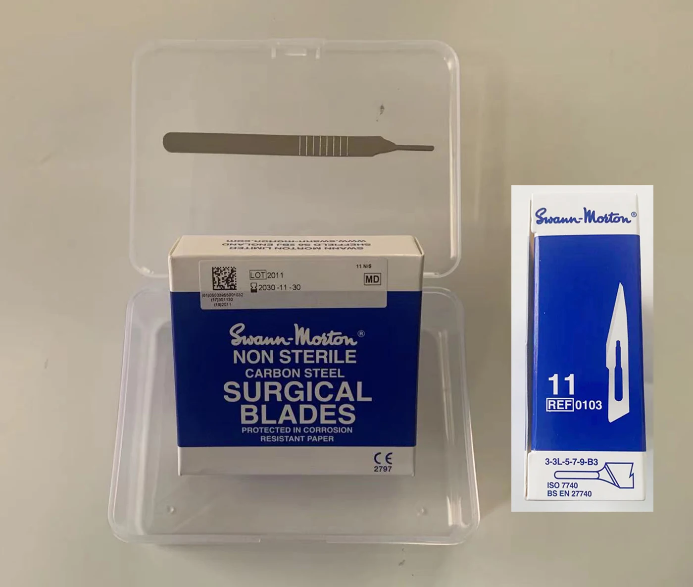 

11# Swann Morton Surgical Blade Non Sterile Carbon Steel with 3# Normal Surgical Handle