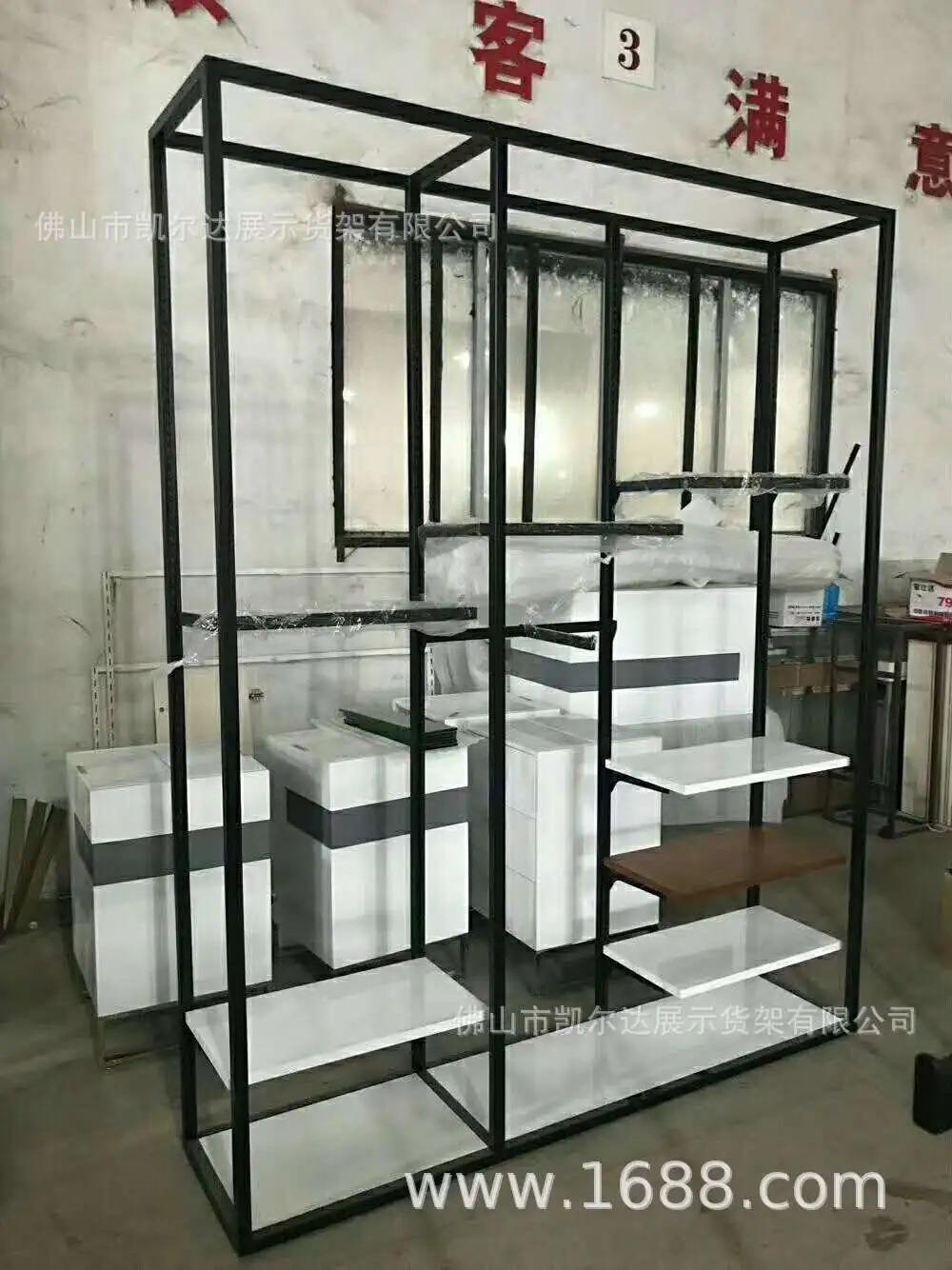 

Foshan City Shopping Mall Only Clothing Display Cabinet Clothing Island Cabinet Solid Wood Clothes Display Shelf
