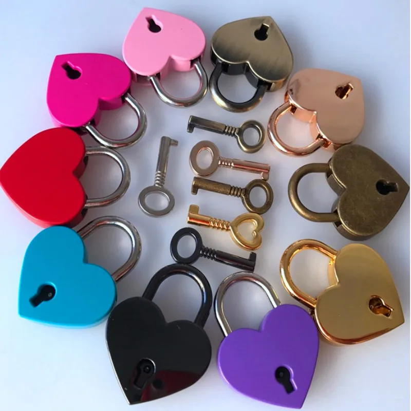 

Mini Portable Heart Shape Old Antique Vintage Style Archaize Padlocks Gym locker Security Key Lock With Key Luggage Lock