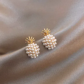 

2020 New Pineapple Pearl Small Earrings French Retro Style Simple Earrings Elegant Female Jewelry