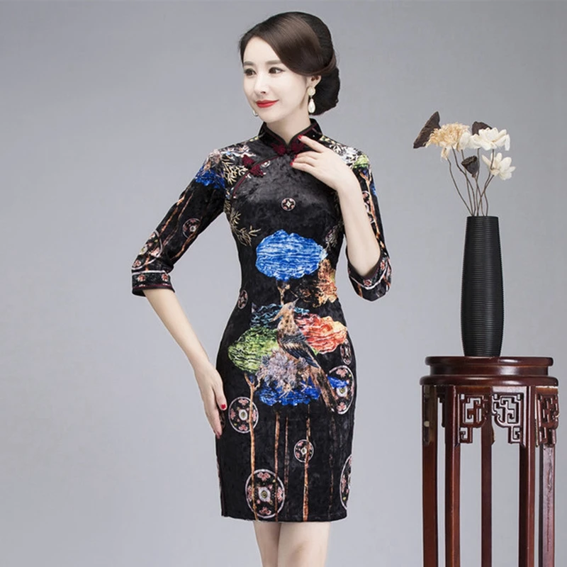 Chinese traditional style Plus size XL Red printing banquet cheongsam new seven-point sleeve long carved velvet short cheongsam