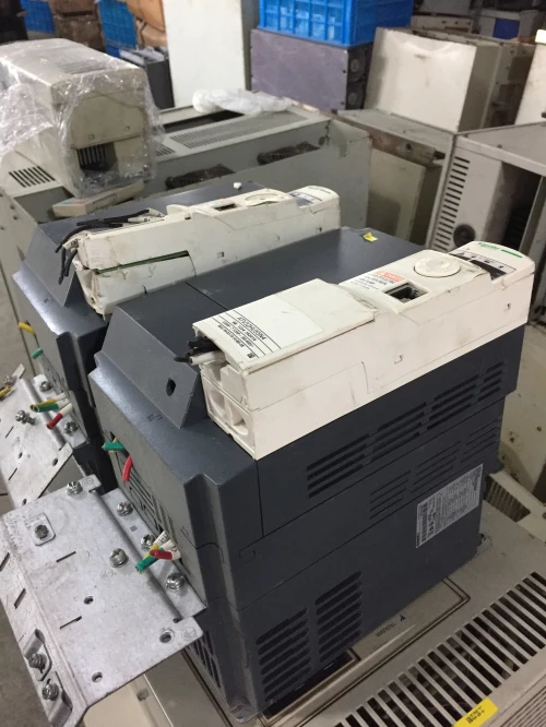 ATV32 5.5KW 380V ATV32HU55N4 инвертор использованный 90% ВНЕШНИЙ ВИД НОВЫЙ тестовые товары