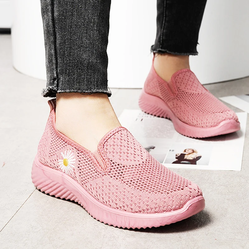 

Siddons 2020 Slip On Shoes For Women Casual Sneakers Summer Breathable Loafers Flats Embroidere Flowers Designer Ladies Sneakers