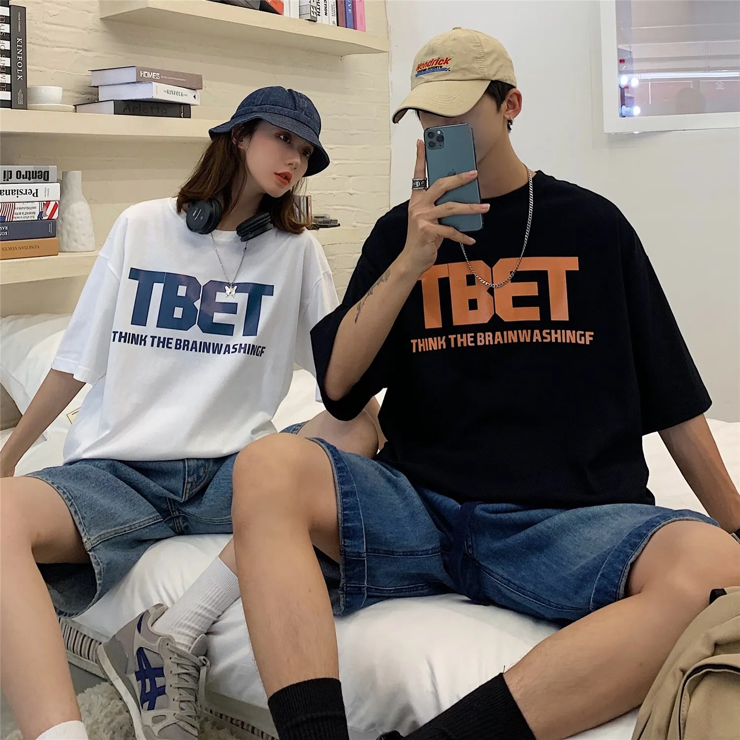 

2020 Fashion Letter Printed Couple Clothes Mens Summer Tops Loose Fit T Shirts Oversized Streetwear Graphic T Shirts for Men Tee