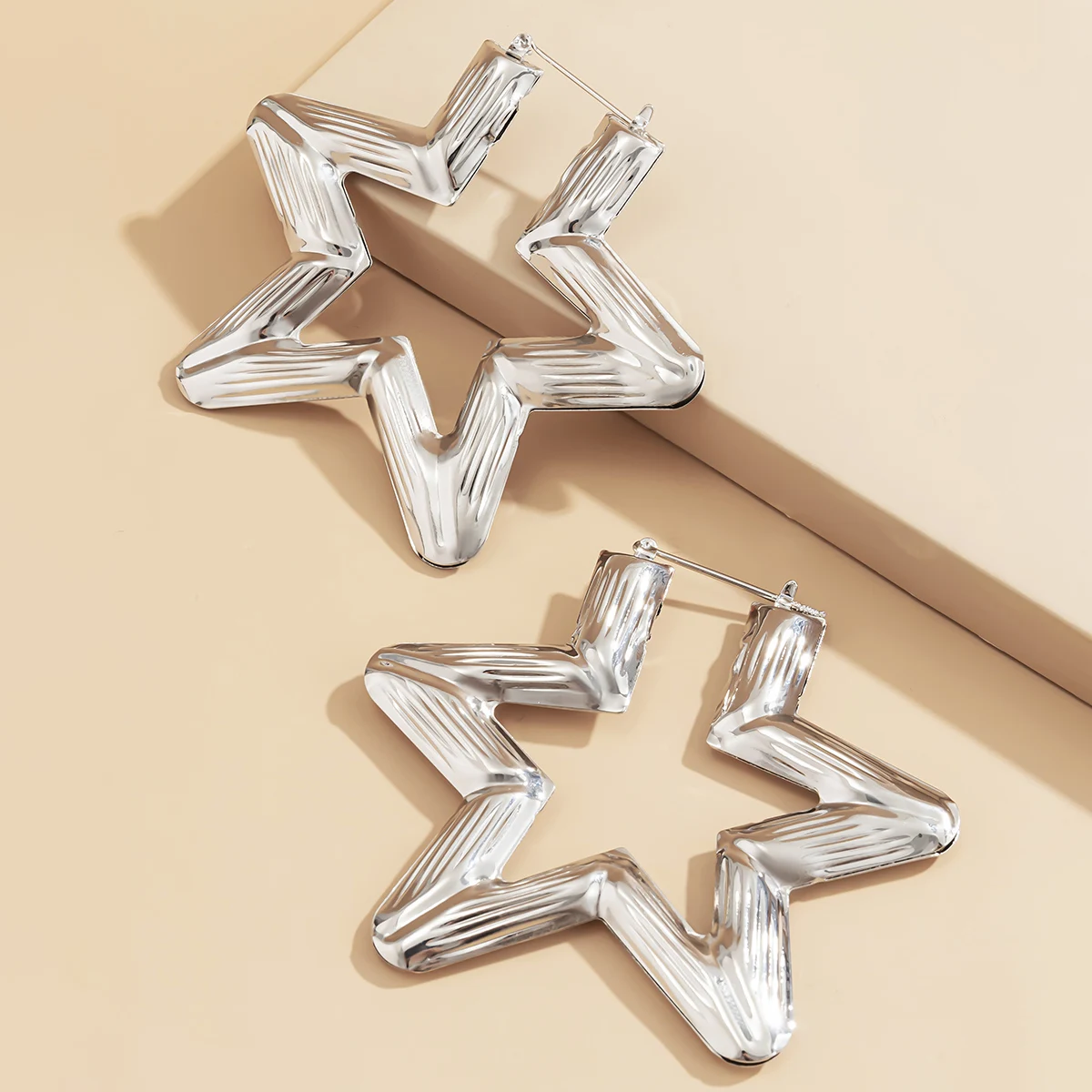 KunJoe 2021 New Punk Gold Color Big Star Hoop Earrings for Women Exaggerated Metal Geometric Earrings For Women Party Jewelry