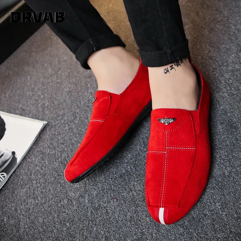 Men Casual Shoes 2020 Fashion Slip On Moccasin Driving Shoes Soft Comfortable Breathable Flats Sneakers Black Gray Red Loafers