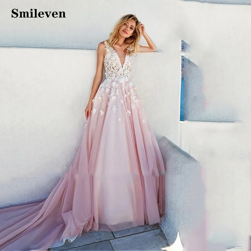Smileven Boho Trouwjurk 3D Bloemen Roze Kant Bruid Jurken Backless Bladerdeeg Tule Bruidsjurken Lange Trein Floor Lengte Smileven Boho Trouwjurk 3D Bloemen Roze Kant Bruid Jurken Backless Bladerdeeg Tule Bruidsjurken Lange Trein Floor Lengte