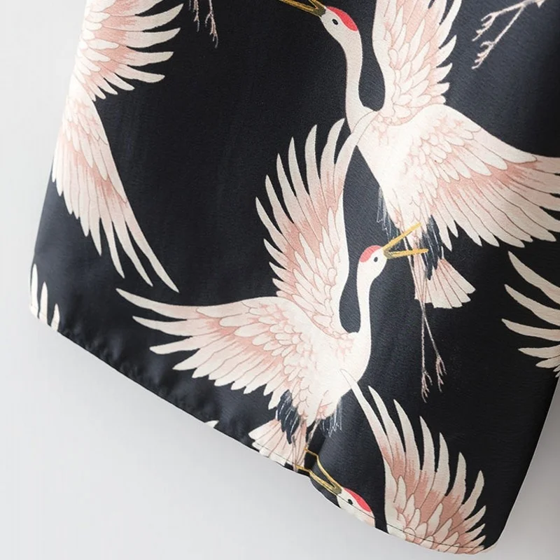 Рисунок 5 - Брюки женские с принтом журавлей