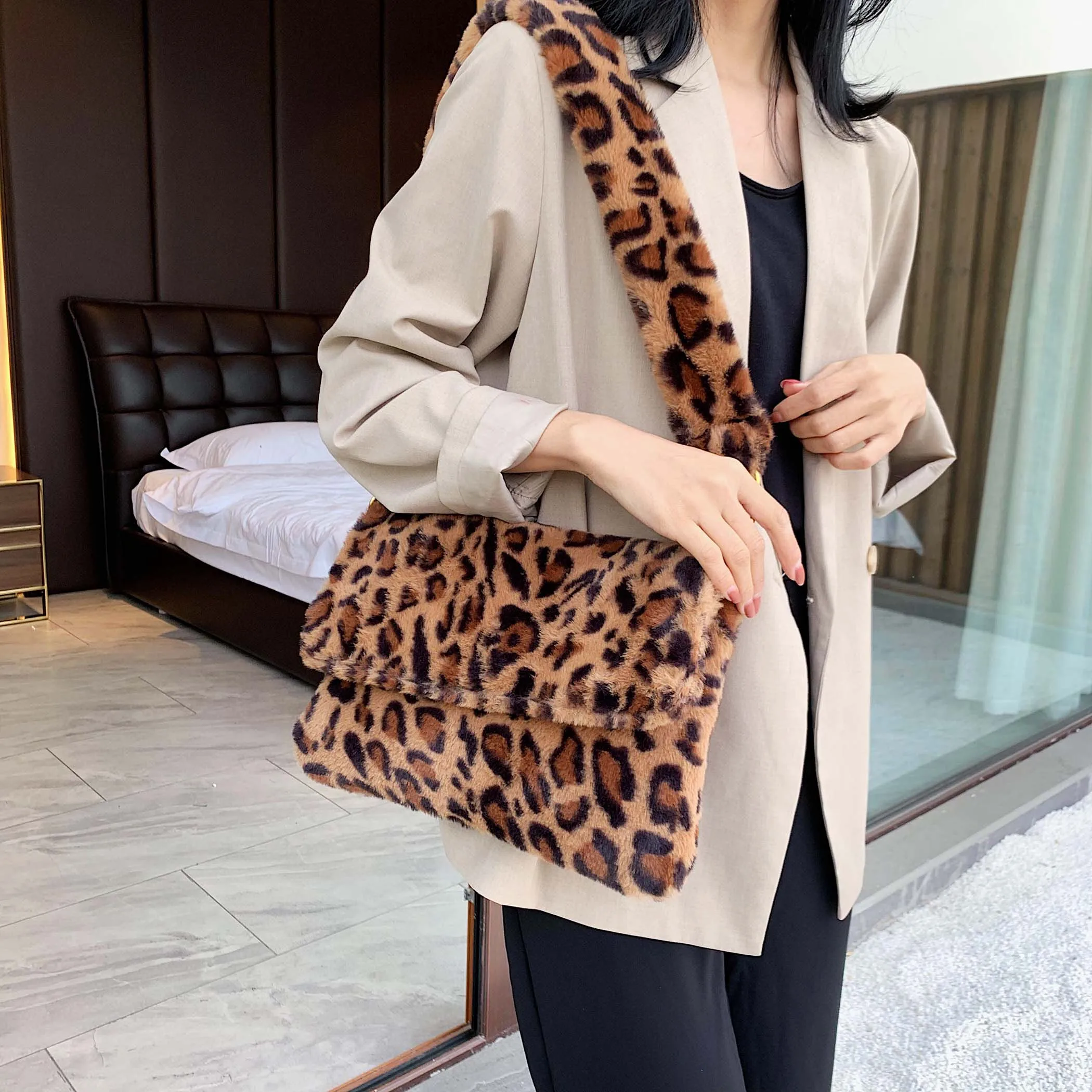 

Faux Fur Leopard Crossbody Bags For Women 2019 Solid Color Winter Shoulder Messenger Bag Lady Warm Handbags Purses