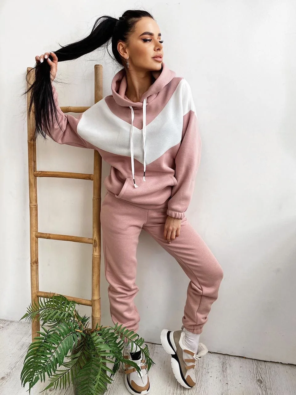 sports and leisure sweater suit 
