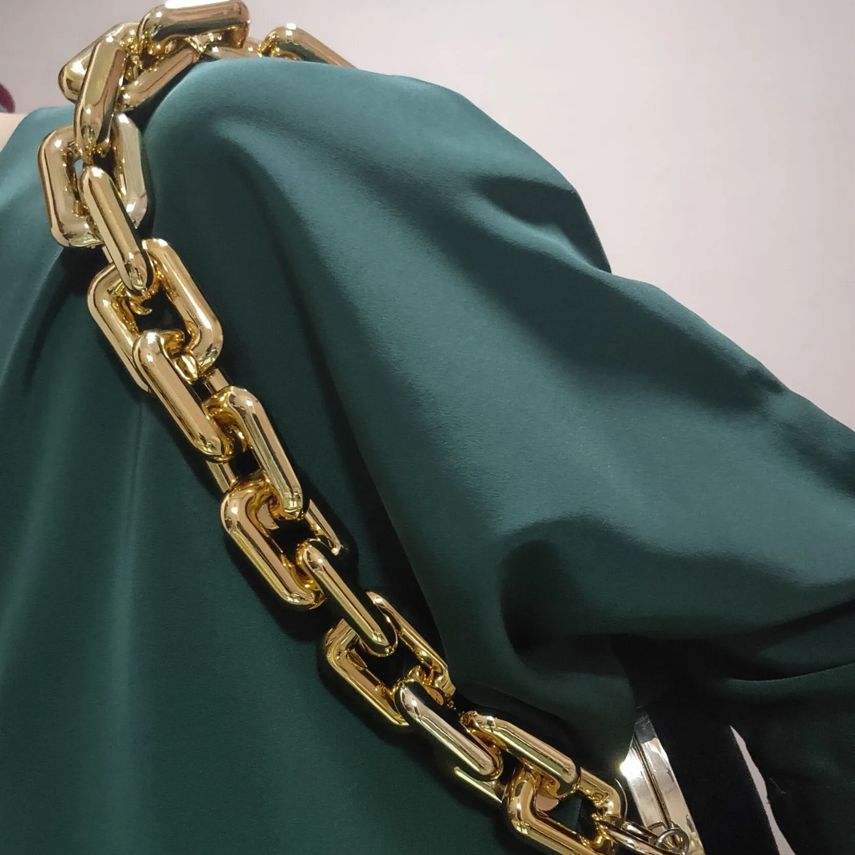 Bolsa de cadena de plástico grueso para dama Súper elegante, bolsa de mensajero con correas, bolso de mano, cadena de piezas para mochilas