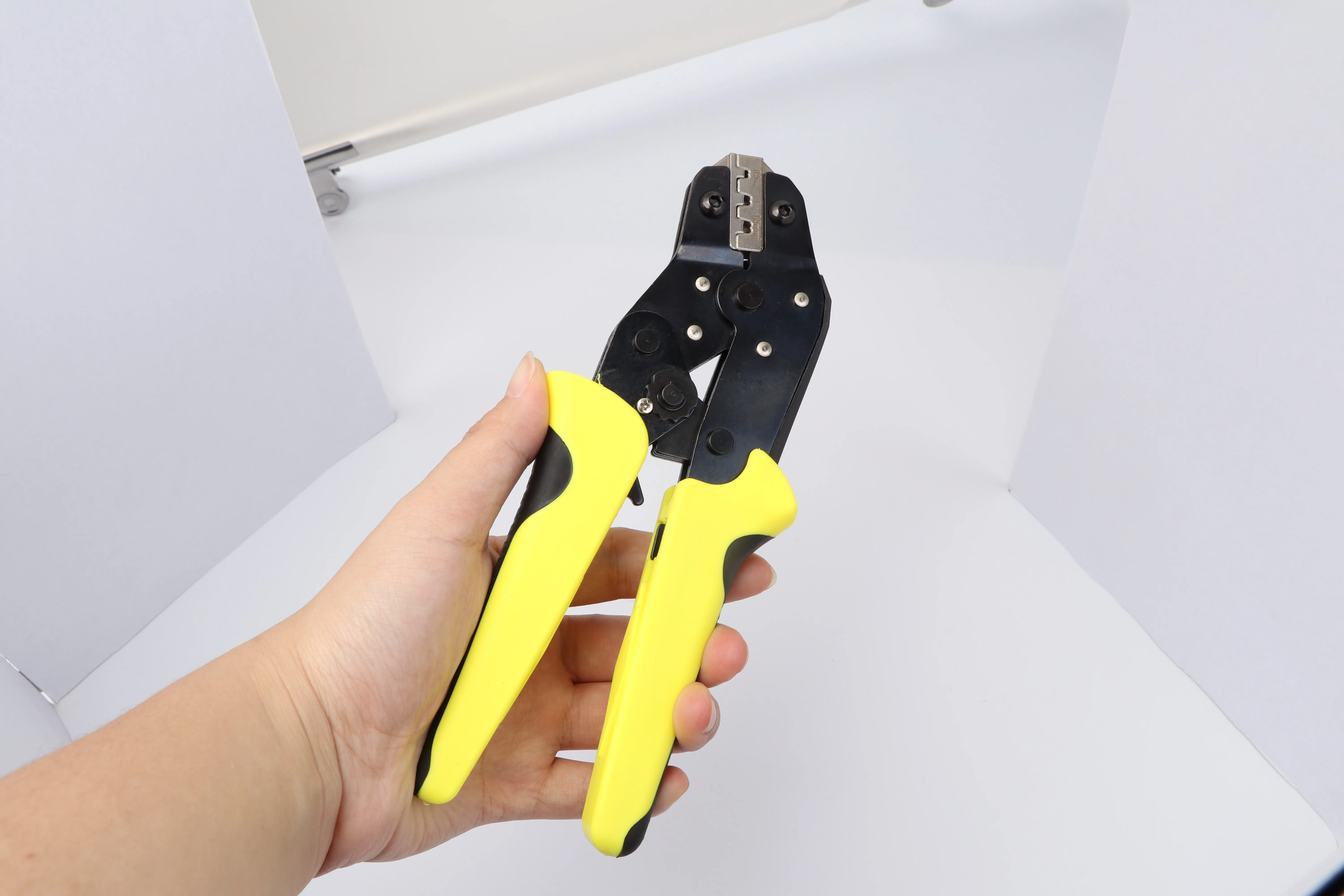 0.25 6 mm2 Wire Crimper Multitool Engineering Carbon Steel Ratchet Cord