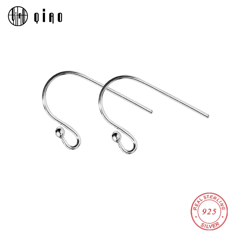 Orecchini D'argento Con Le Gemme Su Fondo Bianco Immagine Stock - Foto 6