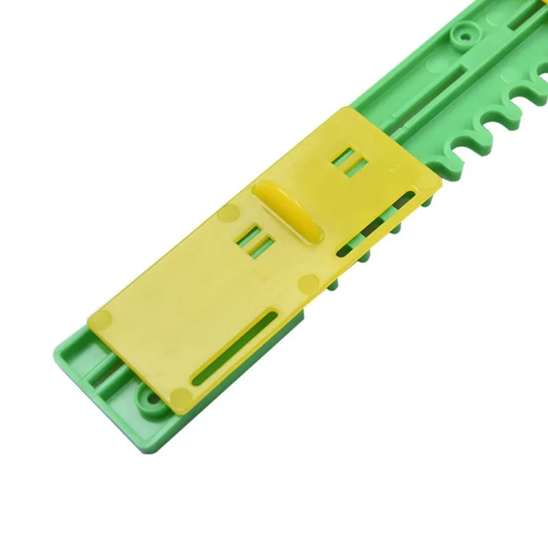 

Anti-Escape Reducer Door For Bees In And Out Hive Tool Yellow And Green Plastic Beehive Entrance Bee Hive Gate