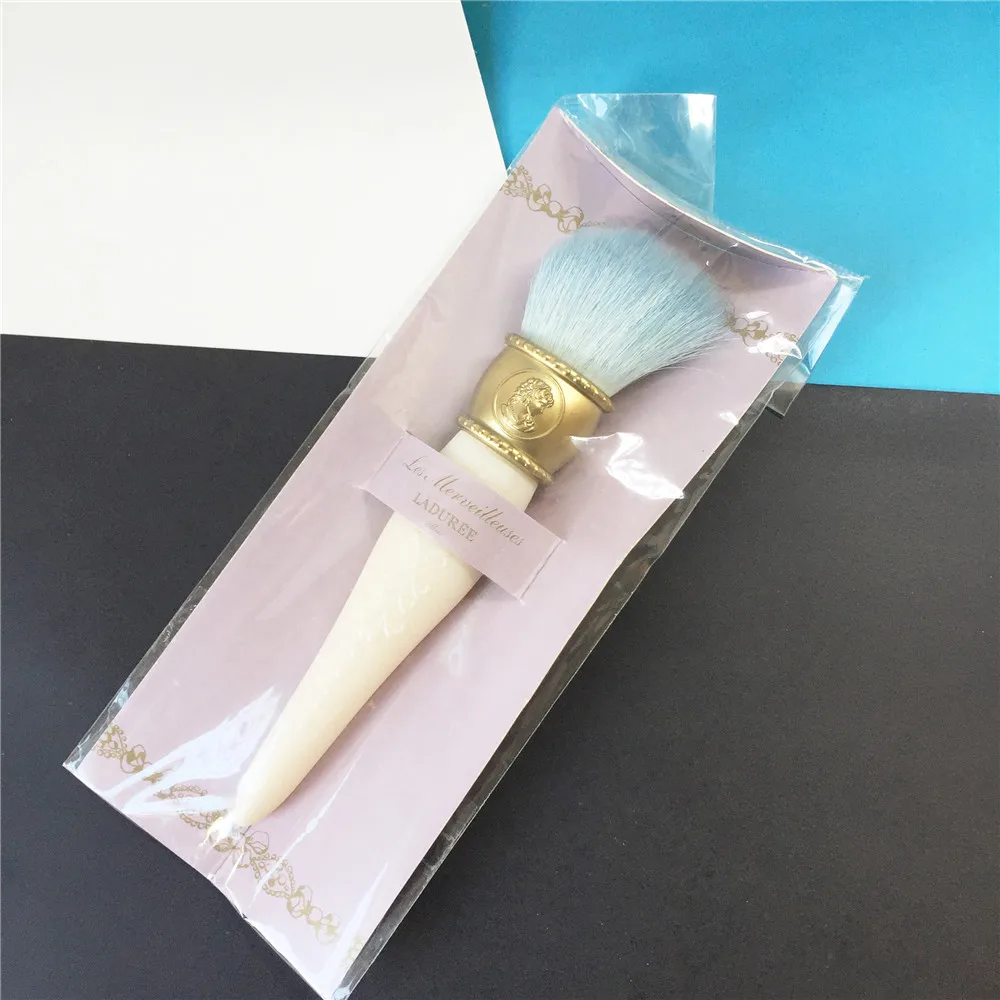 les Merveilleuses LADUREE Brushes _ 3