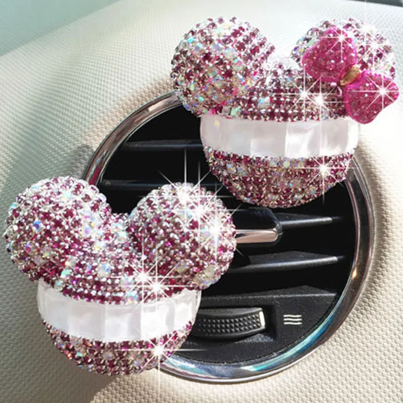 Perfume seat type vehicle air conditioning outlet car perfume clip necessities jewelry pendant ornaments in addition to odor of |
