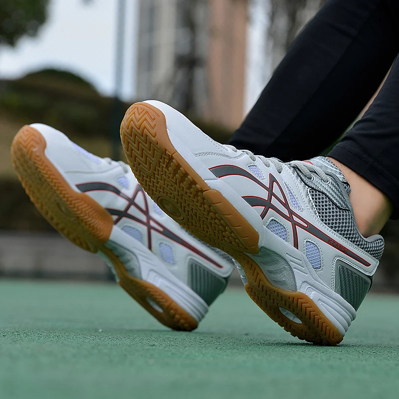 2020 Brand Men Womens Tennis Shoes Silver Red Lightweight Lace Up Badminton Sneakers Big Size 39-46 Volleyball Shoes New