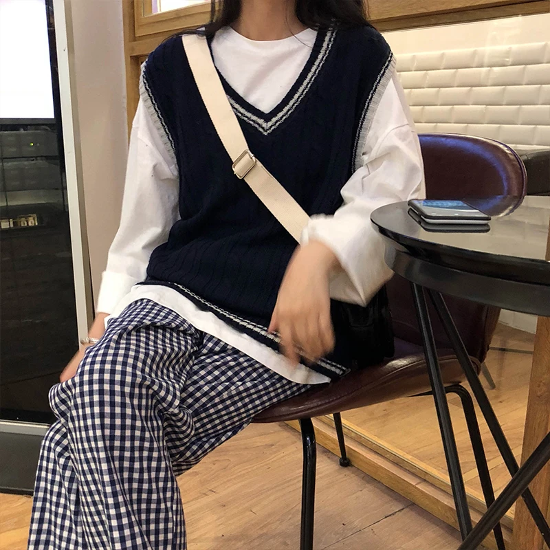 

3 colors 2019 autumn and winter preppy style v neck knitted sleeveless vest sweaters womens pullovers womens (X973)